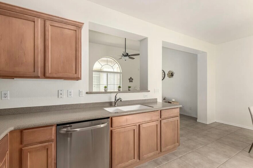 Building Photo - 16017 N 19th Dr