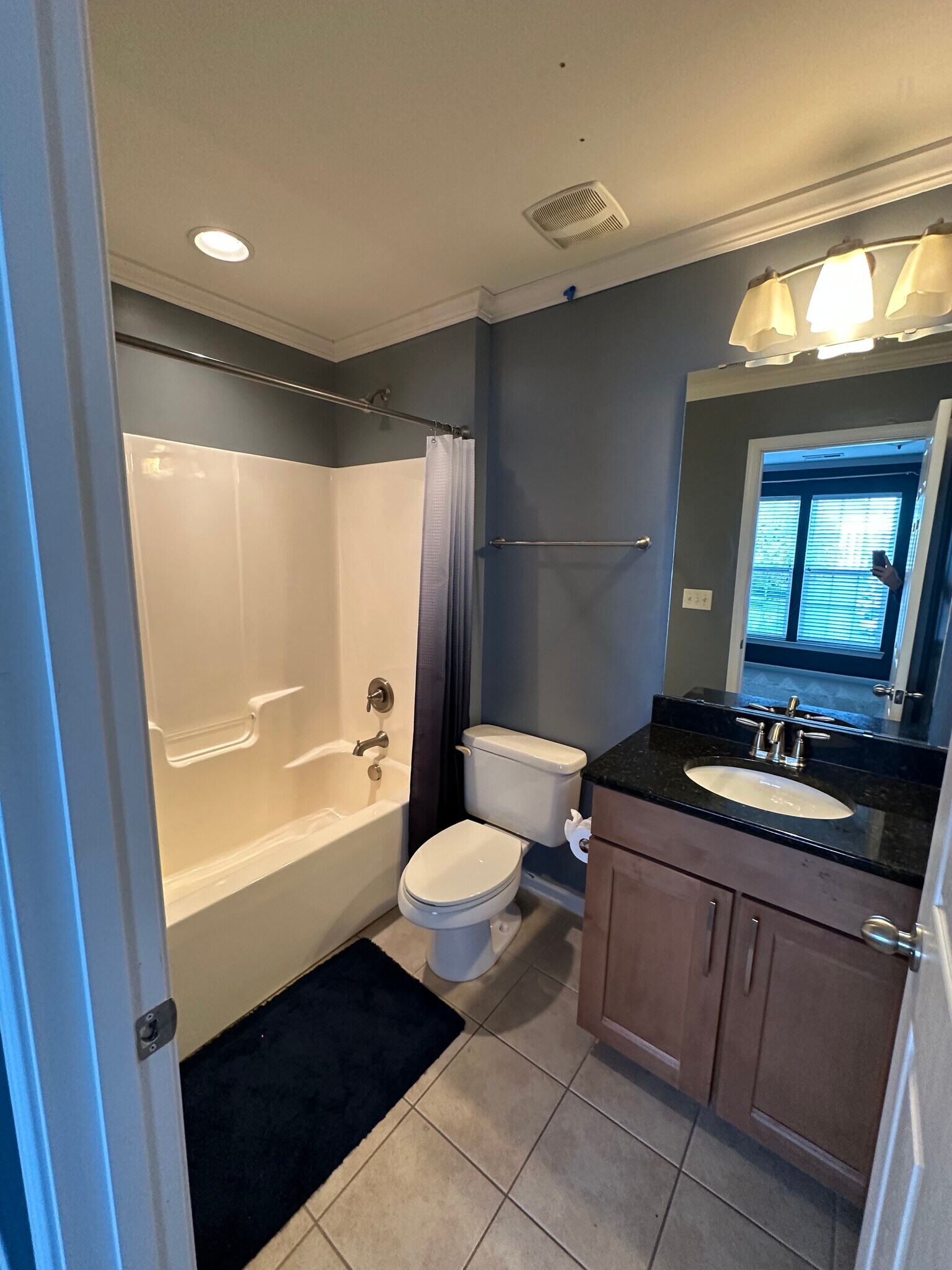 Building Photo - 239 Lincoln St