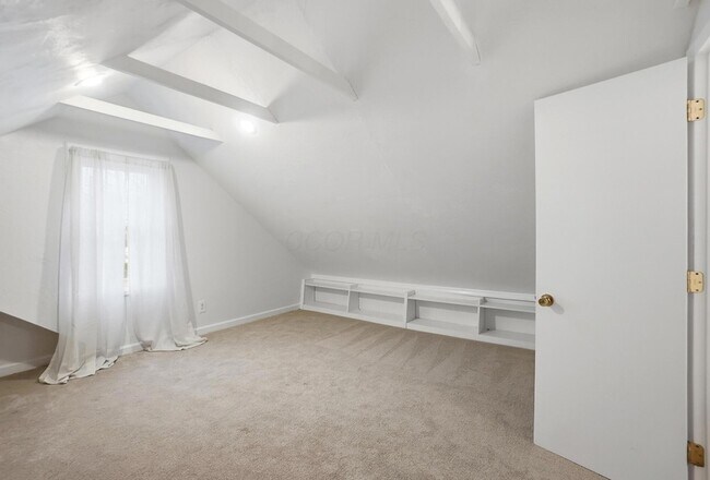 Building Photo - 2695 Bellwood Ave