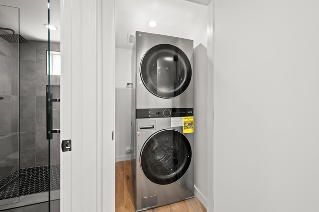 Building Photo - 6053 Craner Ave