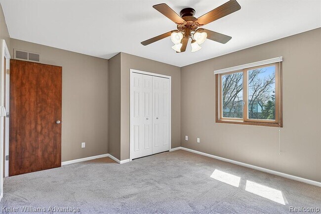 Building Photo - 40051 Finley Dr