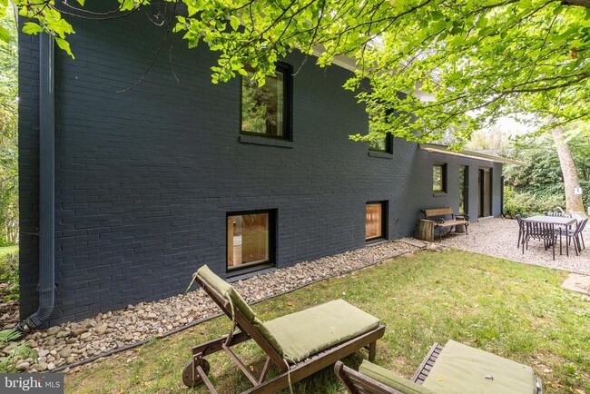 Building Photo - 3122 Brooklawn Terrace