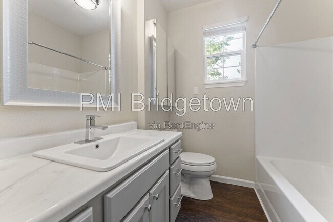 Building Photo - 1115 13th St