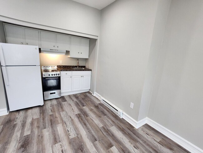 Building Photo - 818 Walnut St