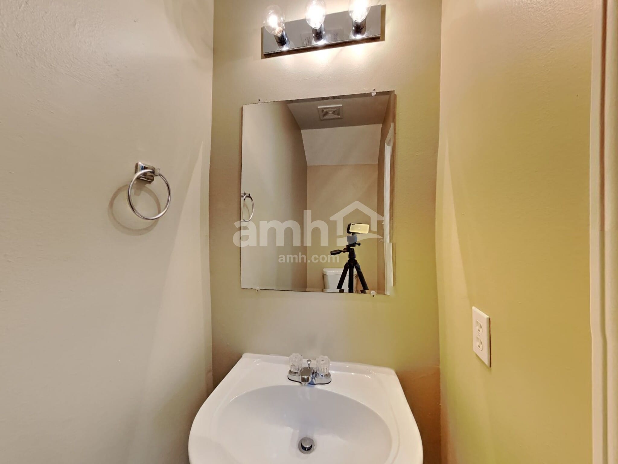 Building Photo - 16906 Driver Ln