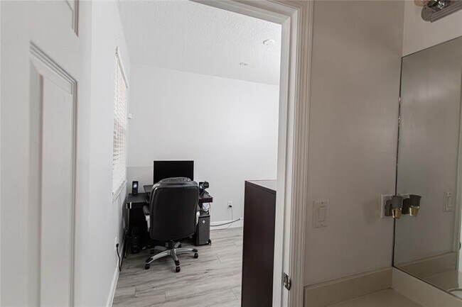 Building Photo - 14387 SW 9th Ct