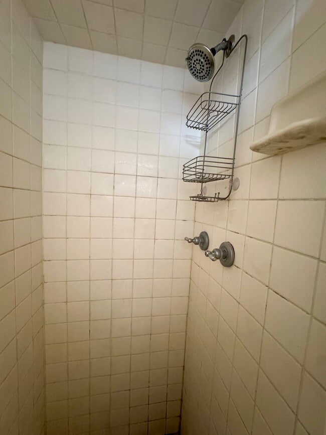 Building Photo - 1535 Monterey Ct