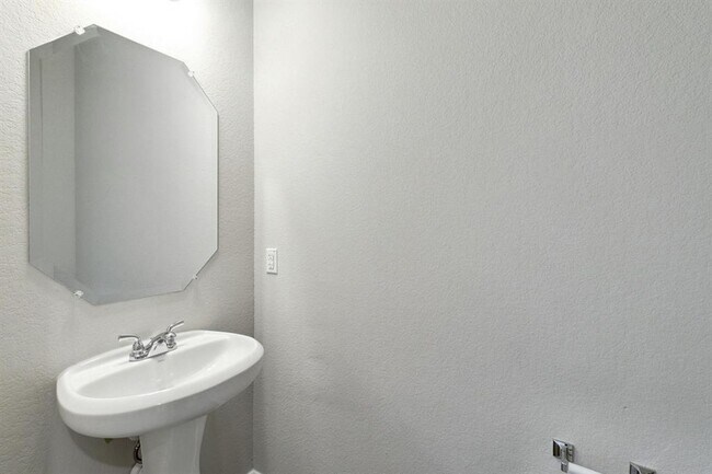 Building Photo - 6158 Marsh Ln