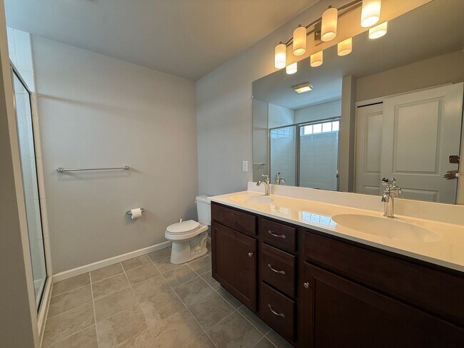 Building Photo - 3 bedroom 2.5 bathroom townhome for rent