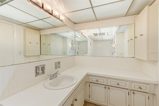 Building Photo - 10280 Imperial Point Dr W