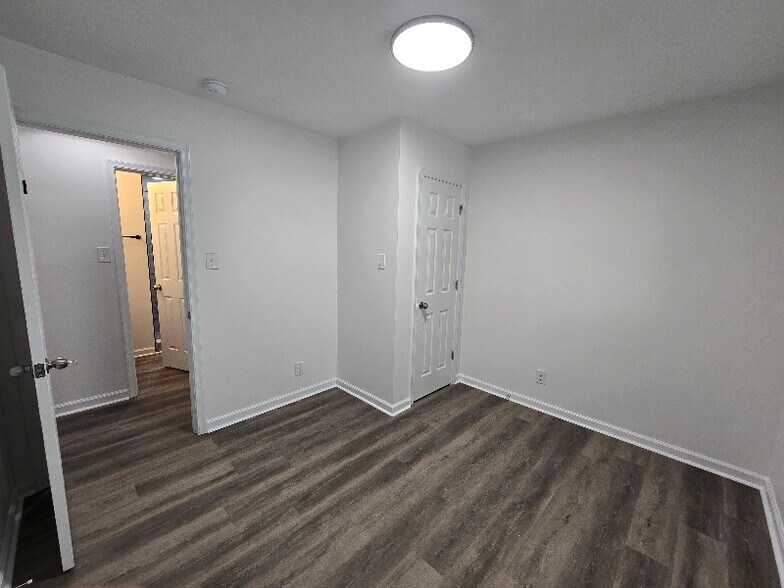 Building Photo - 1416 Weaver Ave