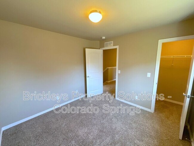 Building Photo - 6523 Lamine Dr