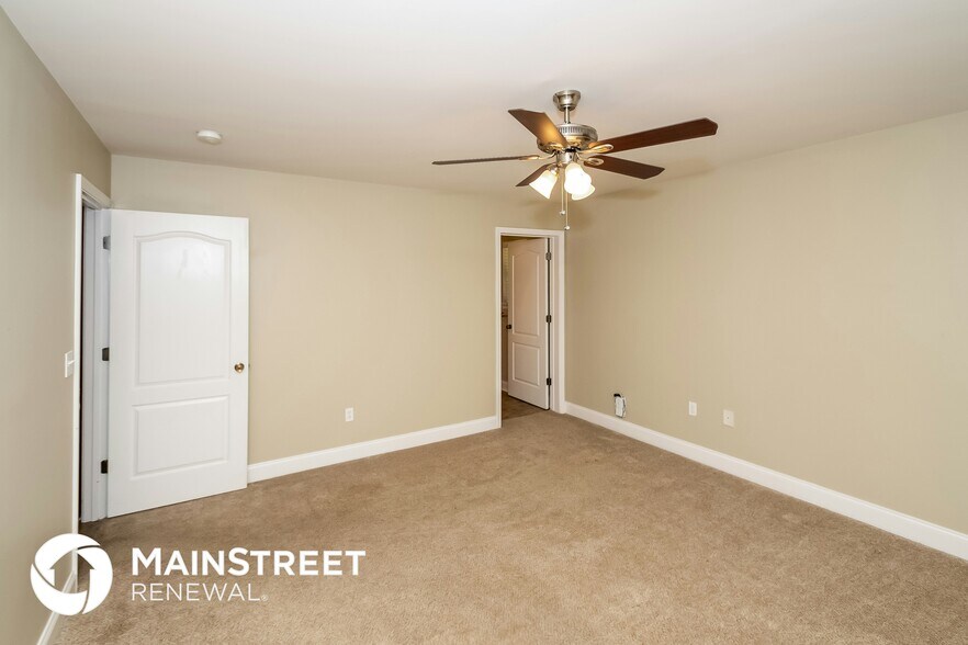 Building Photo - 450 Marsh Cir