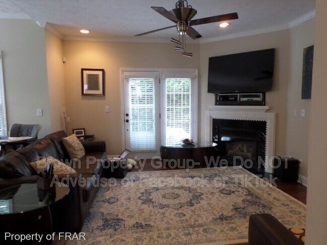 Building Photo - 124 Highgrove Ct