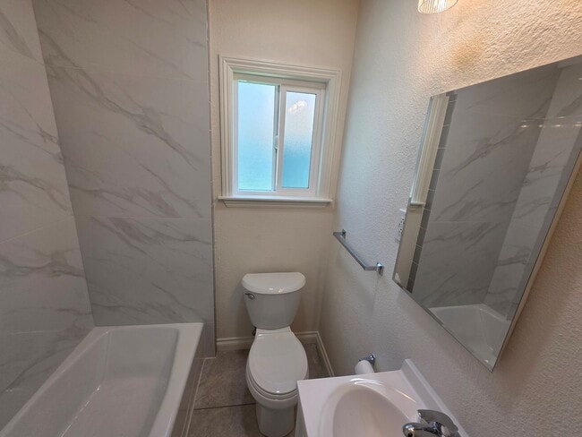 Building Photo - LOOKS JUST LIKE NEW