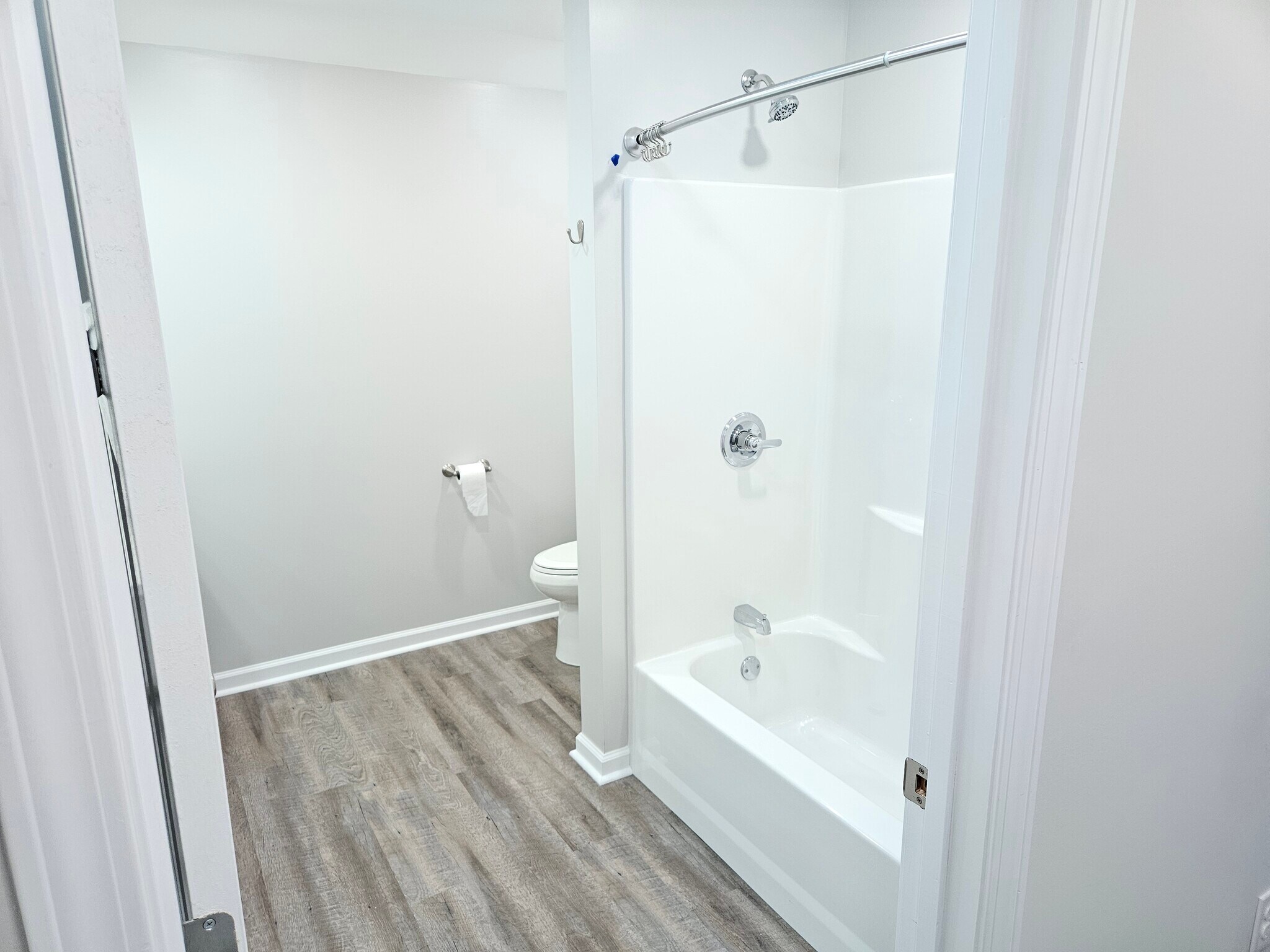 Bathroom - 1008 Johnston Rd