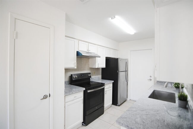 Building Photo - 6207 Grandvale Dr