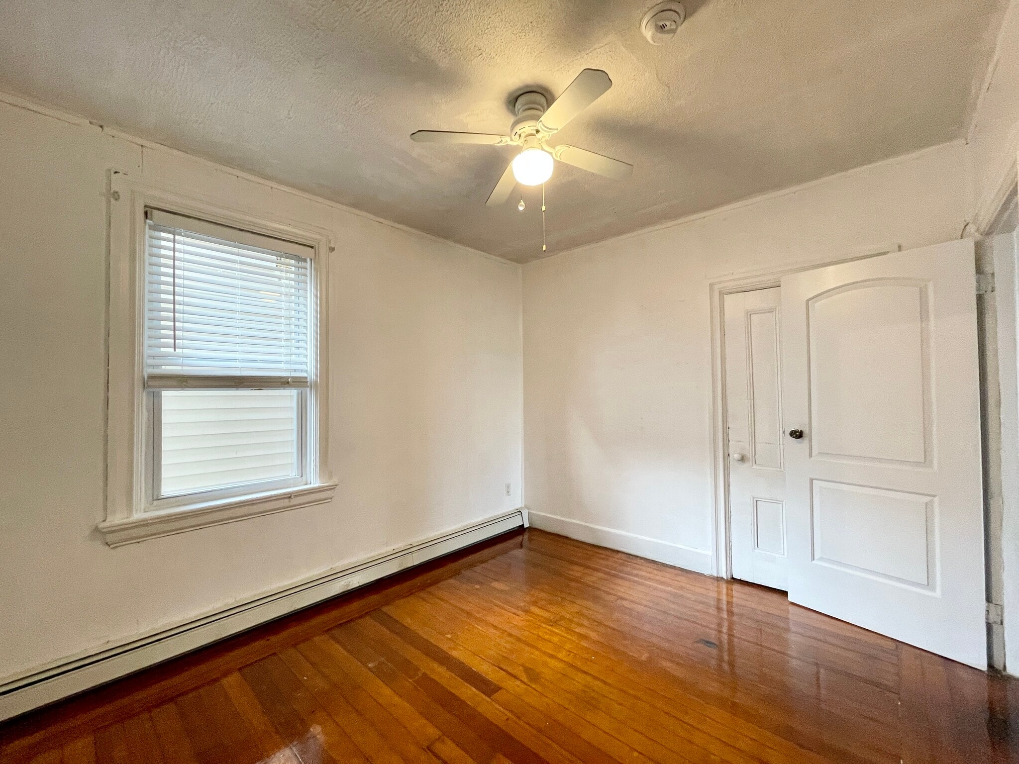 Building Photo - 48 America St