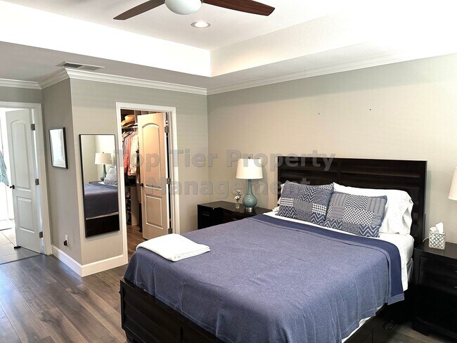 Building Photo - Beautifully updated 3 Bed / 2 Bath / 1,584...