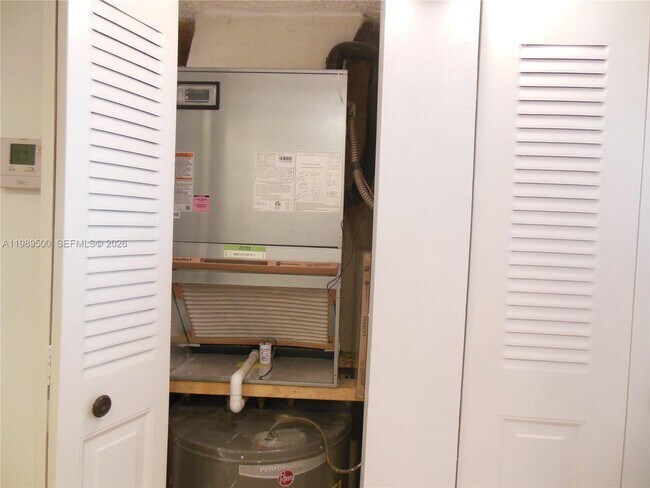 Building Photo - 10110 Boca Entrada Blvd