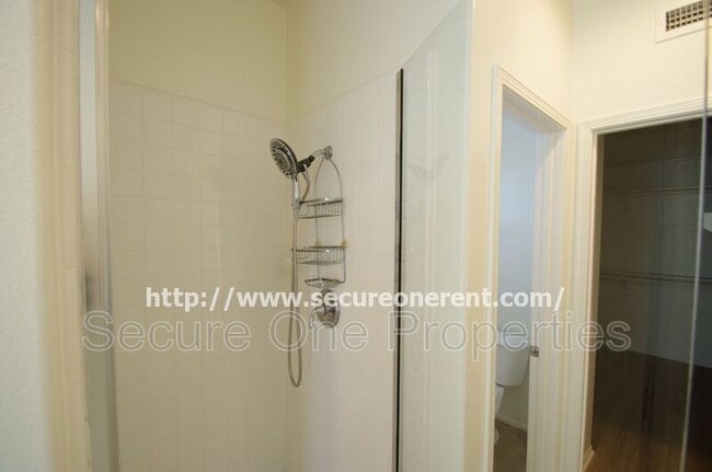 Building Photo - 2836 Limestone Dr