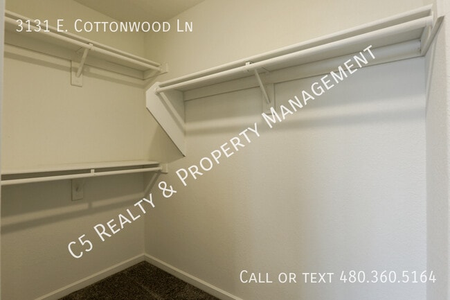 Building Photo - 3131 E Cottonwood Ln