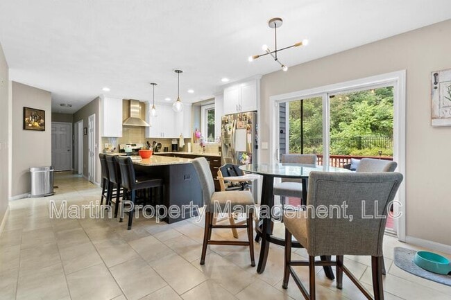 Building Photo - 88 Providence Rd