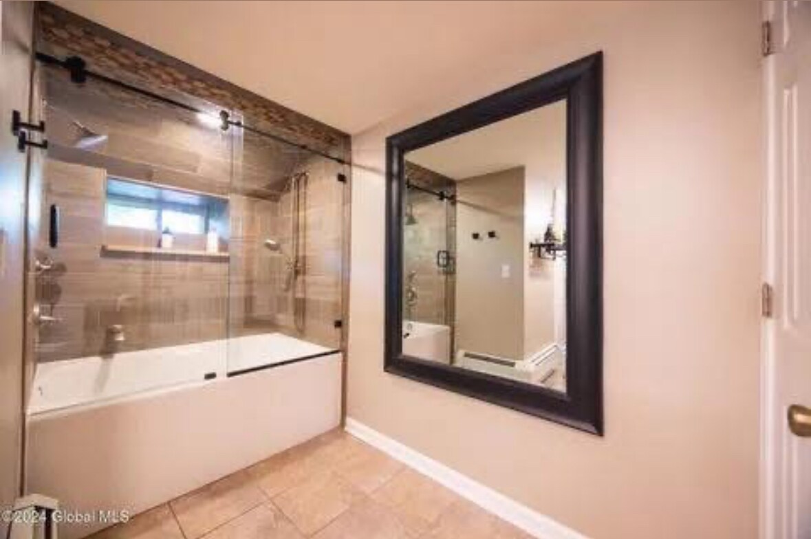 Building Photo - 24b Thacher St