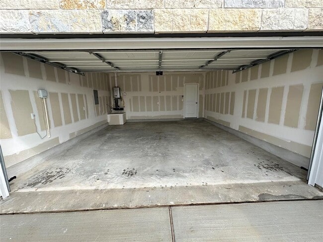 Building Photo - 281 Seven Seas Dr