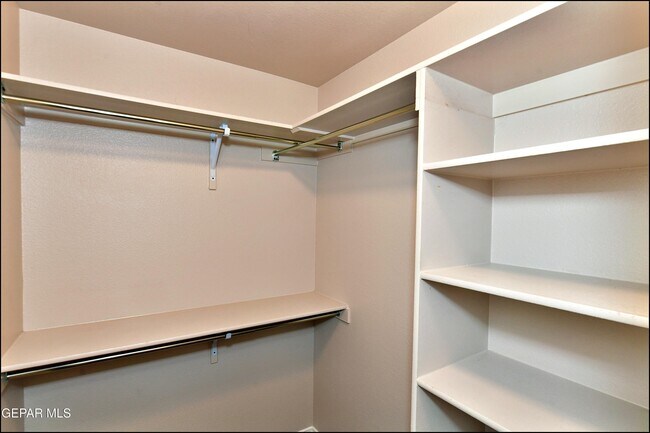Building Photo - 963 Aircoupe Way