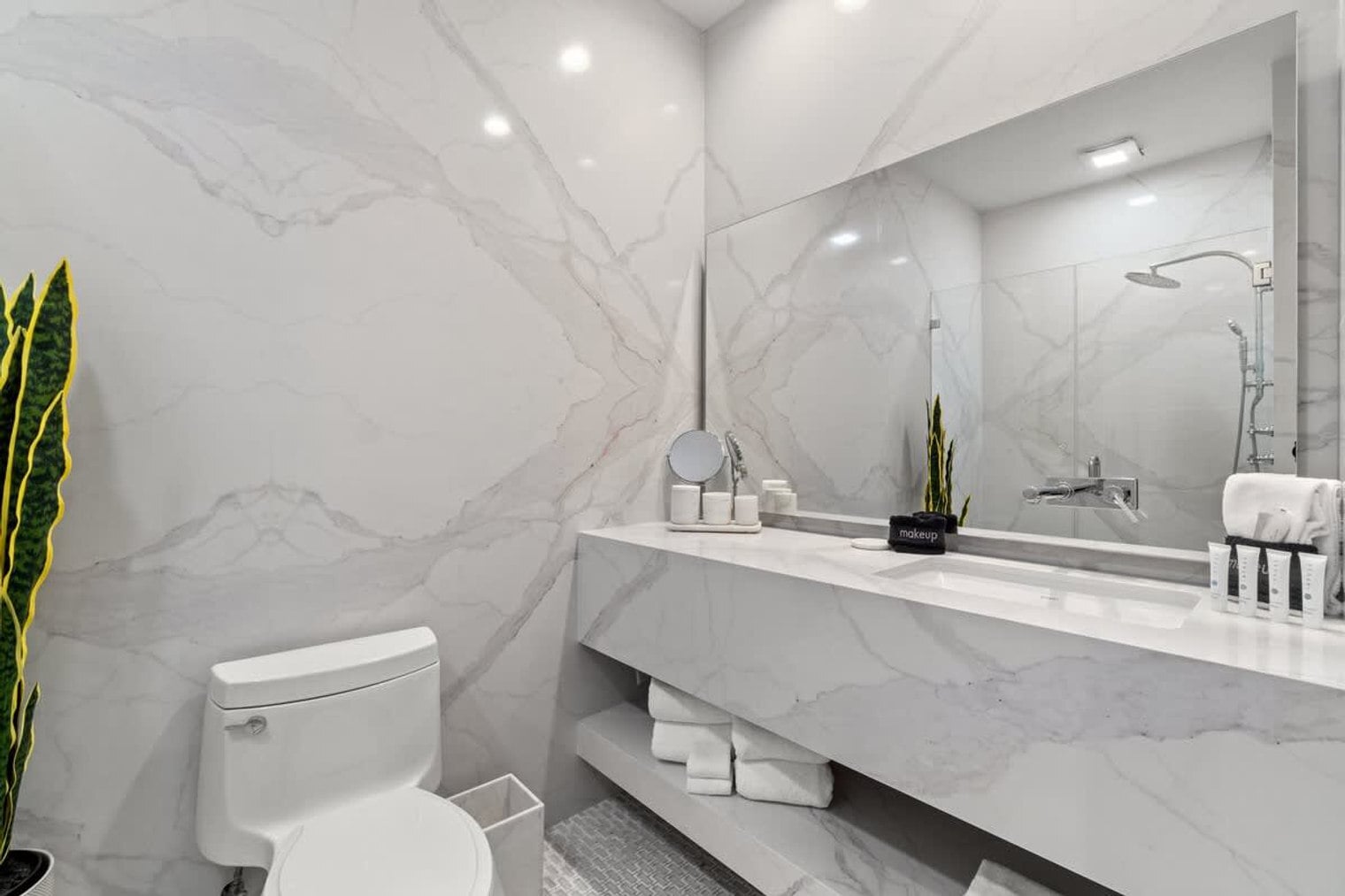 Building Photo - 9955 E County Hwy 30A