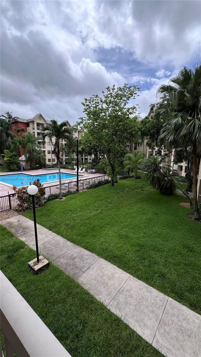 Building Photo - 8290 Lake Dr