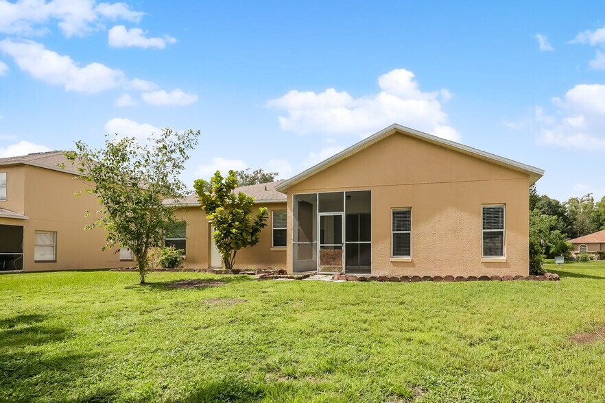 Building Photo - 556 Pinehurst Cove