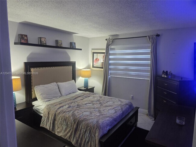 Building Photo - 4265 NW S Tamiami Canal Dr