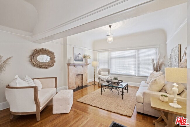 Building Photo - 1408 S Burlington Ave