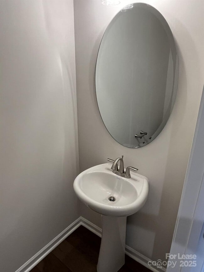 Building Photo - 3159 Hutton Gdns Ln