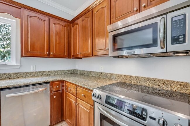 Building Photo - 40 Downie Ct