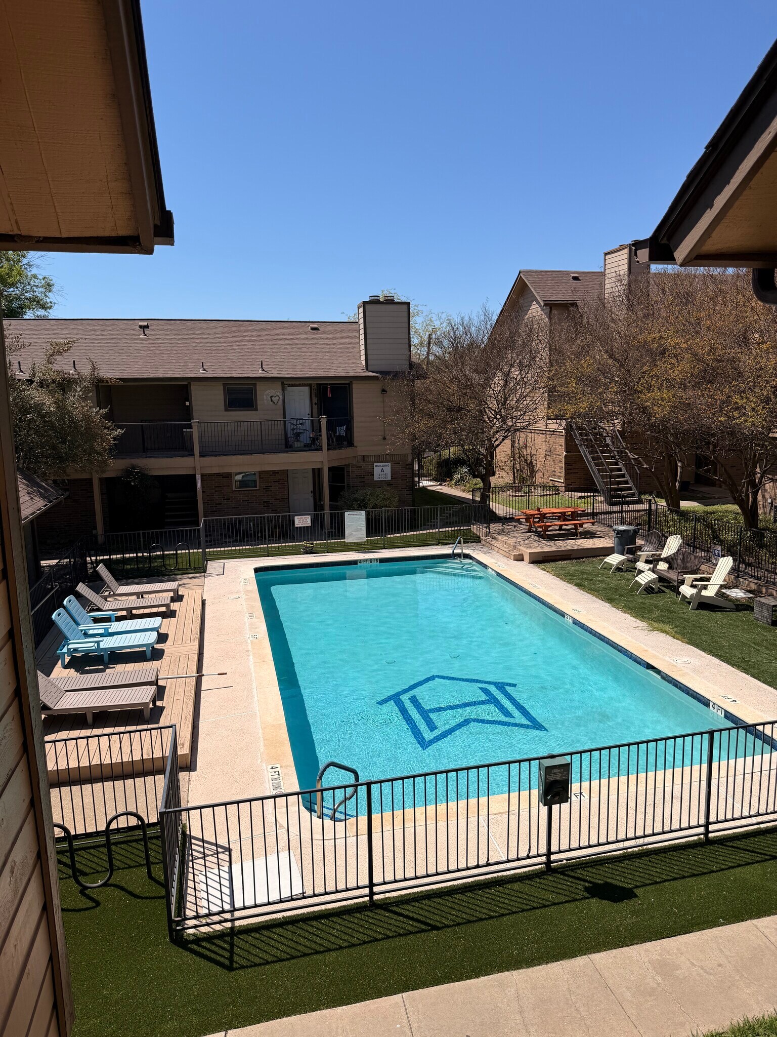 Building Photo - 5608 Cougar Dr