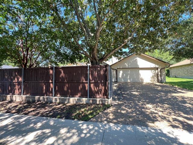 Building Photo - 1720 Plummer Dr