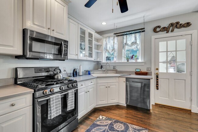 Building Photo - Beautiful Home in Desirable Ardsley Park