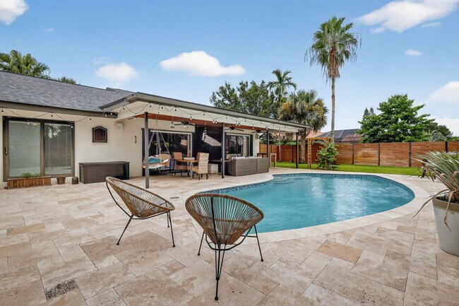 Building Photo - 11294 Pine Valley Dr
