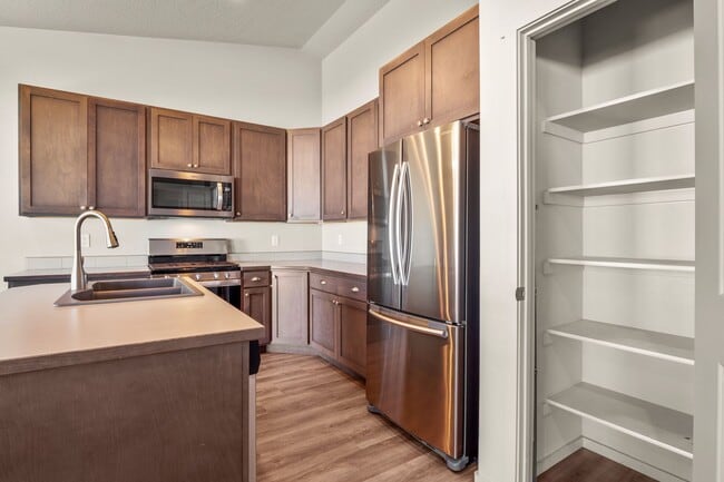 Building Photo - Newer 3 Bedroom, 2 Bath Airway Heights Ran...