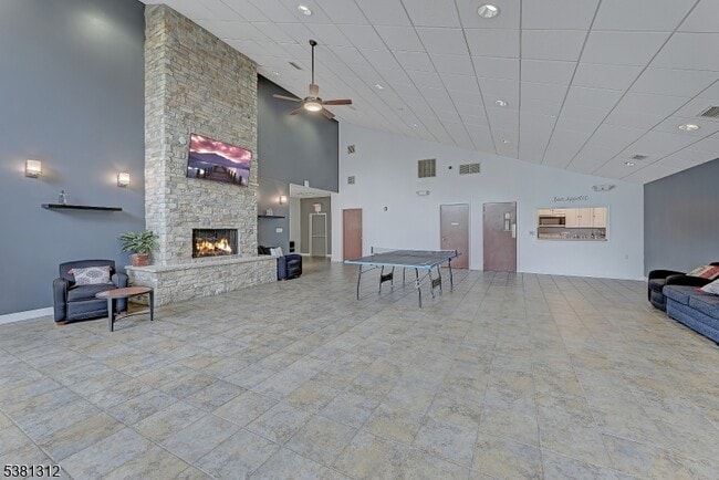 Building Photo - 326 Araneo Dr