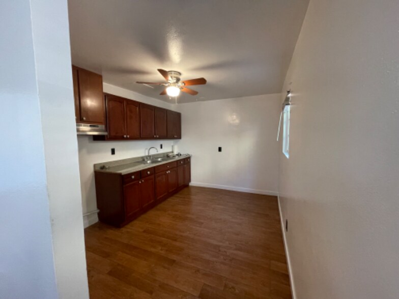 Building Photo - 616 Hendricks Ave