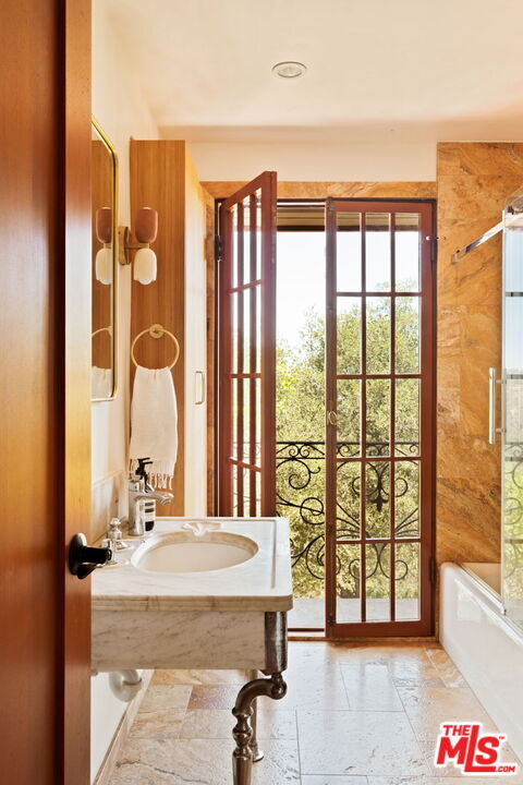 Building Photo - 21071 Waveview Dr