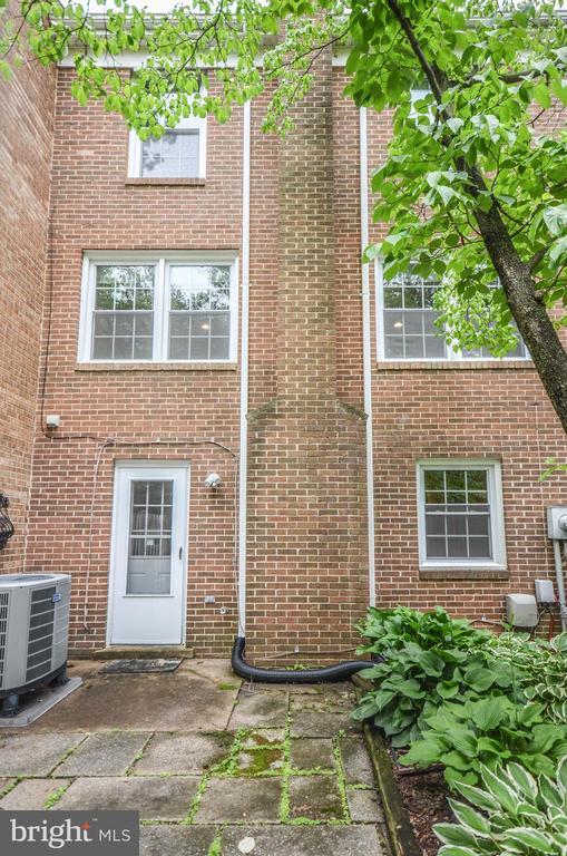 Building Photo - 3018 Covington St