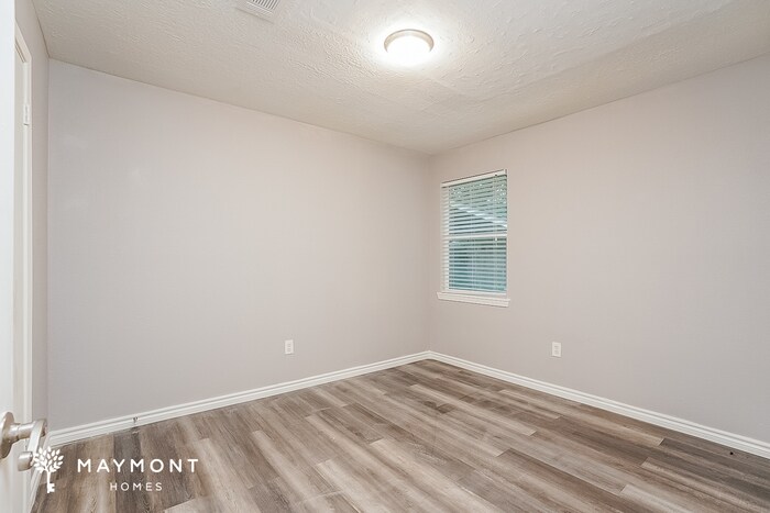 Building Photo - 5914 Fallengate Dr