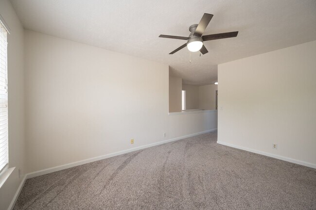 Building Photo - **BE THE LUCKY ONE TO LIVE IN THIS UPDATED NASHVILLE/ BELLEVUE HOME**