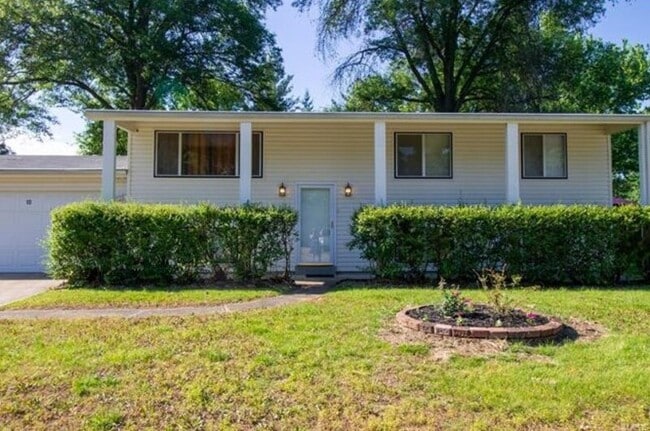 Building Photo - 10 Gary Glen Dr