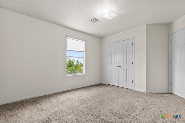 Building Photo - 5206 Oster Dr